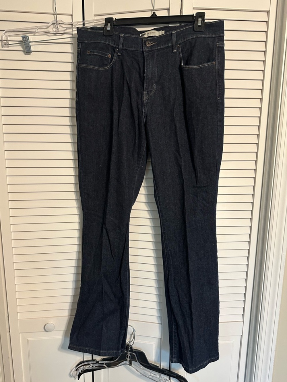 Women’s Levi’s 515 boot cut dark denim size 12